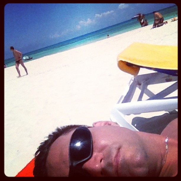 On the beach at wah wah beachbar.. @daddas @renatolopez1 @iamdeniselopez