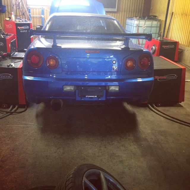 Riggar hubbarna på bilen #Mappning #r34Gtr #dyno